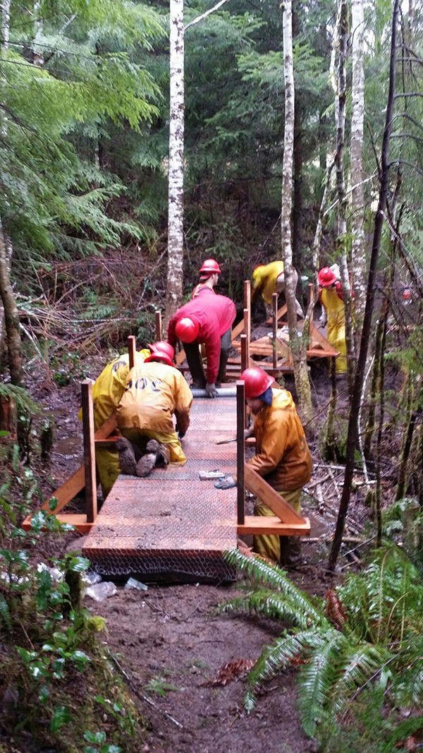 OCC crew works on the ONRC trail.
