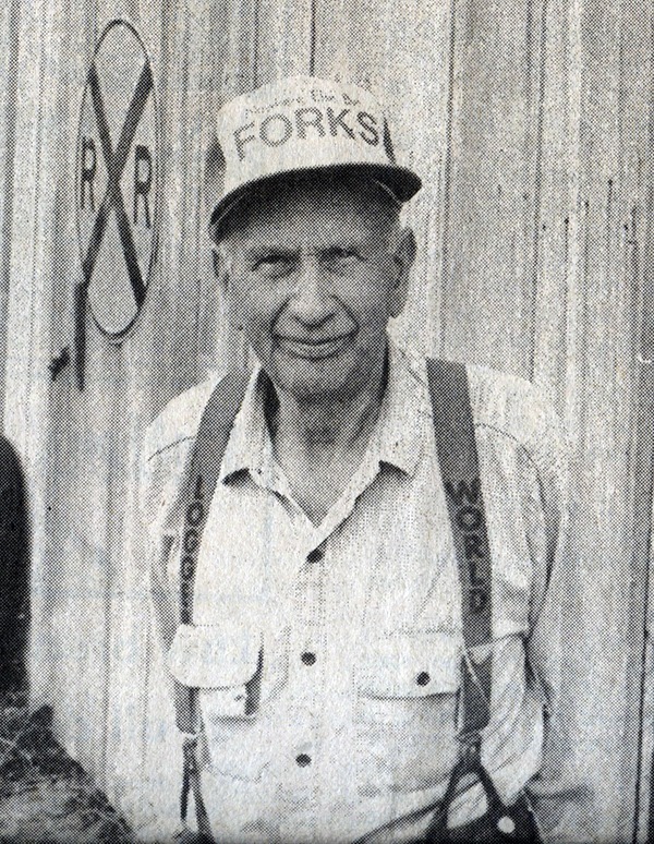 Lawrence Brager the first Pioneer Logger Award winner in 1981.