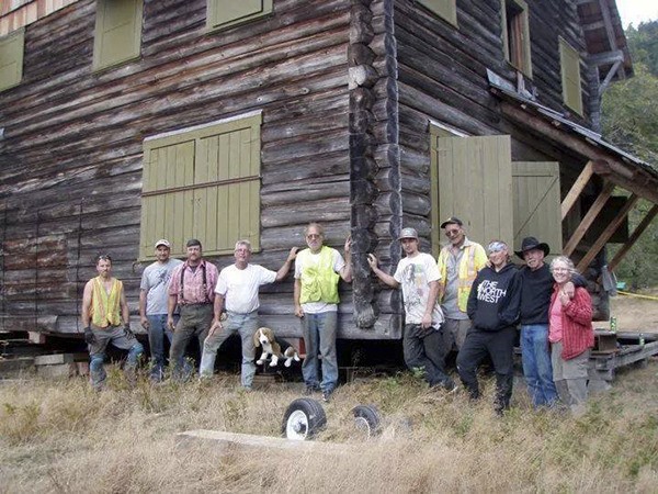 The crew that saved the chalet