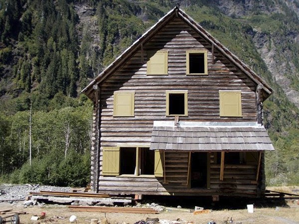 The Chalet on the move.