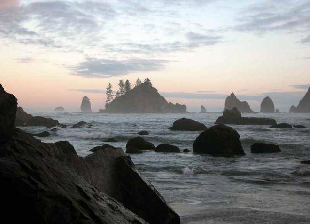 NAS Whidbey Island SAR Rescues Trapped Family Near La Push