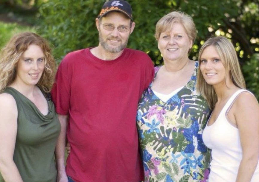 Theresa, Rod, and their daughters Shannon and Kristin.