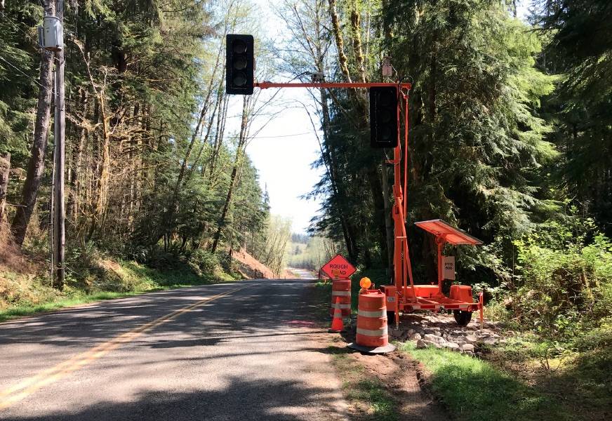 The temporary traffic control signal on the West end of Canyon Creek, MP 10. Photo FHWA