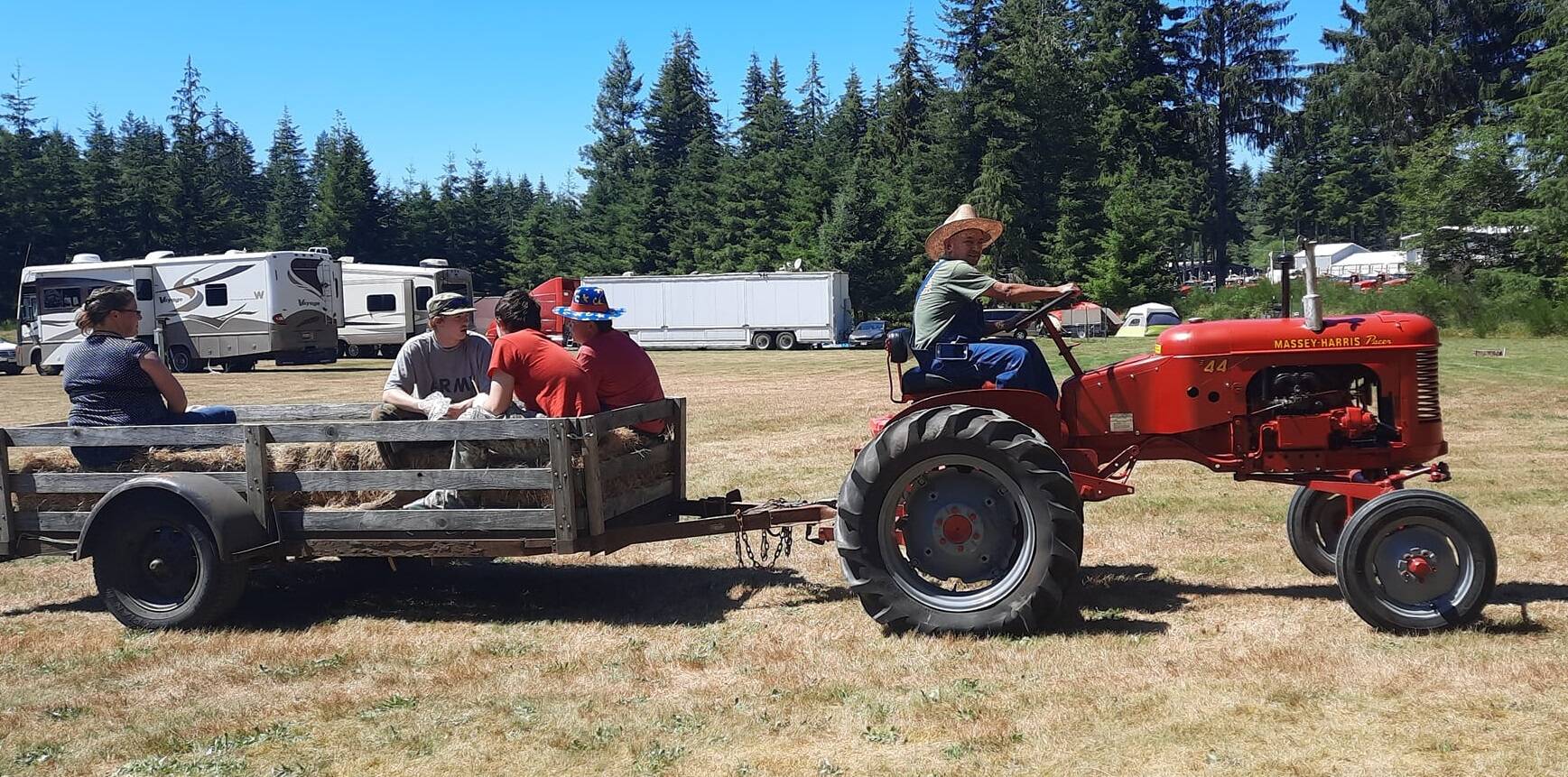 ‘Farmer’ Moe offered up hay rides with his tractor.