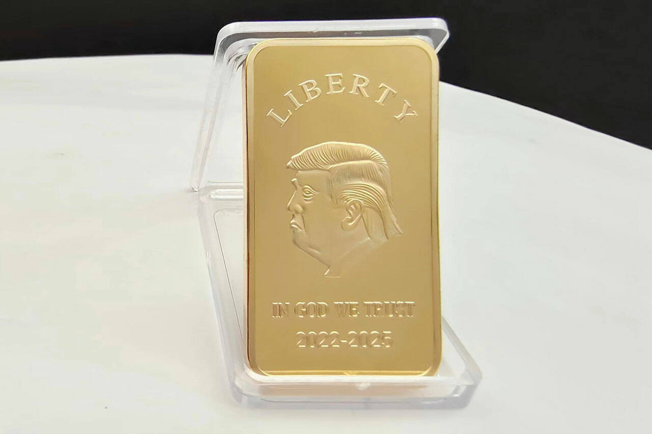 The Trump Bar Reviews Is the Donald Trump Golden Bar Worth It