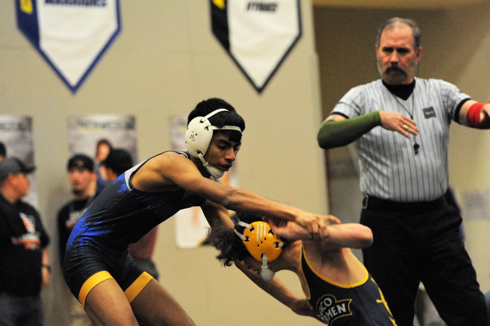 Spartan Abraham Monteleagre won over Jace Linithankan of Ilwaco in the 106 lb class.