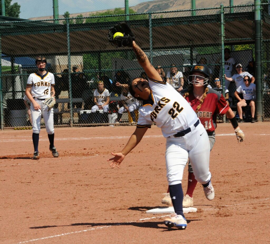 Forks Fastpitch Tie for bestever finish by a team in school history Forks Forum