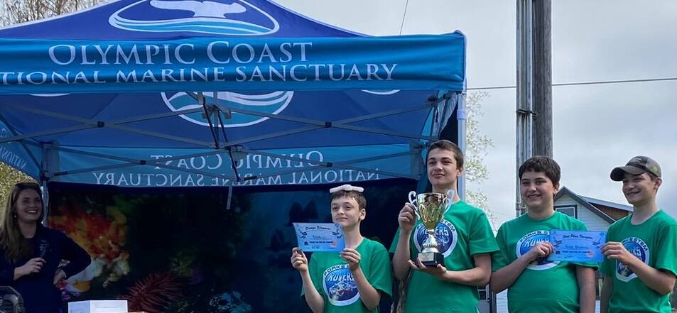 2023 Olympic Coast MATE ROV Competition team “The Blobbies” accepts first place prize in Navigator class.