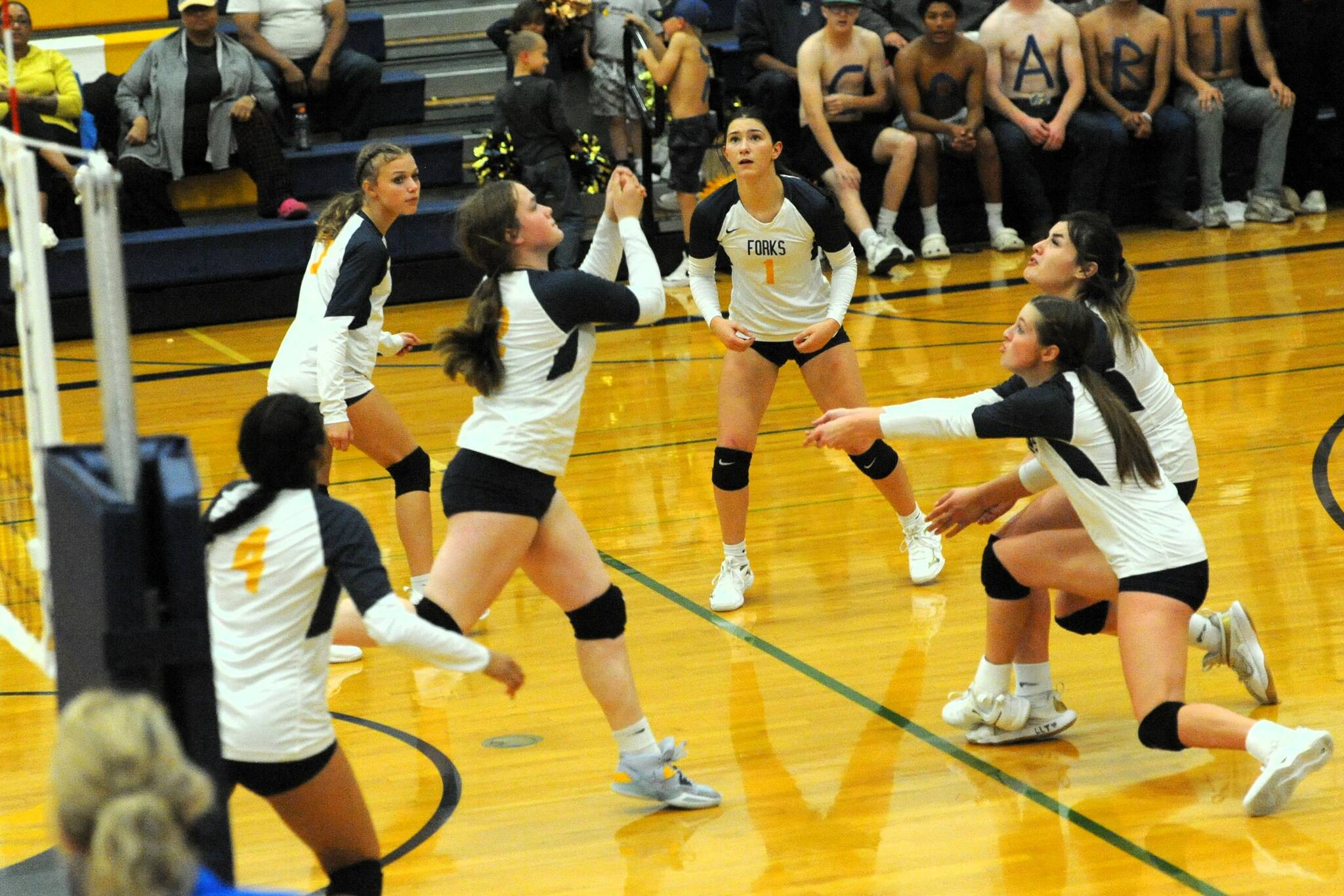 Sometimes the photographer is a split second too late as is evident here when a group of Spartans play with an imaginary ball. Maybe it was the fault of the camera. Pictured are from left Eladia Hernandez-Stansbury, Karee Neel, Fynlie Peters, Erika Williams, Chloe Gaydeksi, and Kaidence Rigby. Photo by Lonnie Archibald