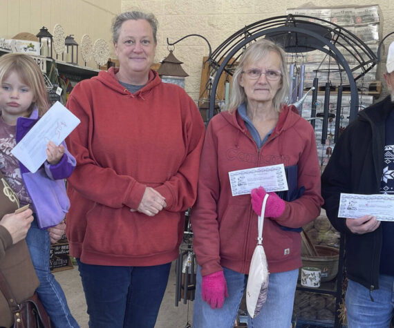 The Nov. 25 Santa Bucks drawing was held at 1 p.m. amongst the WEYL Christmas trees, outside Outftter’s Ace Hardware entrance. Santa Bucks winners were Etta Mae Baker, Misty Rockwell, and Christa Baker; other winners of Outfitter’s gift cards and Sully’s gift certificates were Queenie Black, Sarah Warner, Verlie Flores, Lisa Bishop, and Ron Tull. Pictured are Baker, Baker, Rockwell, Bishop, and Tull. Dec. 2 another $100 in Santa Bucks will be given out.
 Photo Christi Baron
