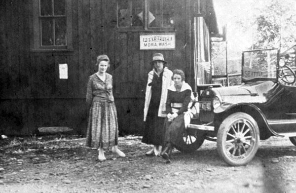 Locals waiting for their mail at the Mora Post Office...