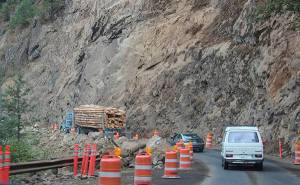 Traffic traveling through the rock wall area last Friday, Sept. 8. Photo Christi Baron