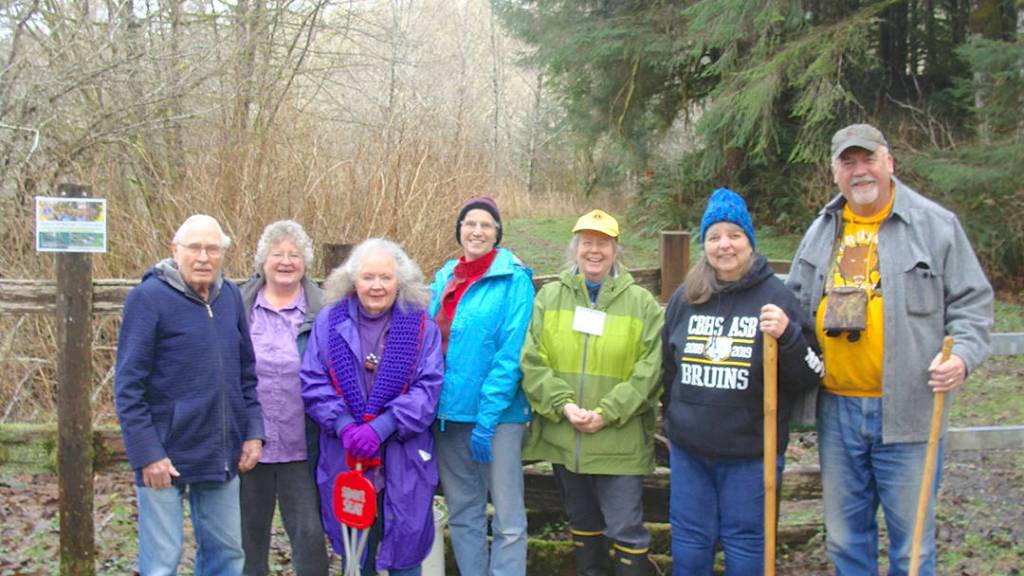 A group pauses at the trailhead before heading out. Warren Brown, Kim Bowlby, June Bowlby, Carol Johnson. Lions Nancy Messmer, Karen Dukes, and Mike Dukes.