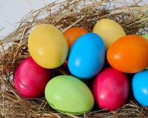 Easter Weekend ActivitiesEgg Hunts, Breakfast photos with the Easter Bunny