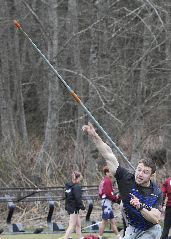 The top three places from the 1A District qualify for the state meet that begins Thursday in Cheney.                                Skyler Steffen finished fourth in the discus with a throw of 129-5, missing out by less than two inches. Steffen will get to attend the meet as an alternate. Photos Lonnie Archibald