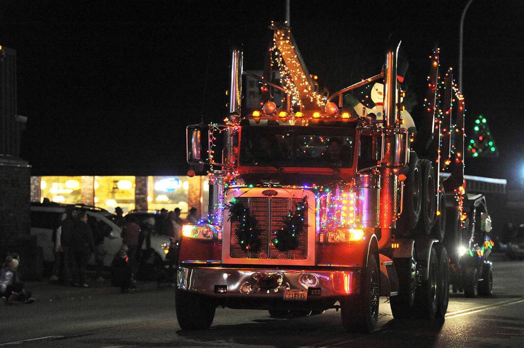 Thanks again to John Witherspoon for going above and beyond and once again decorating this Dilley and Soloman Log Truck! Prior to the parade start the snowman in the back was rocking and rolling but made it through the parade.