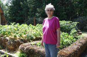 Join Clallam County Master Gardener Muriel Nesbitt for the Green Thumb Gardening Tips Zoom presentation, Aphids: Climate Sentinels on April 14 from noon – 1 p.m. for a fascinating look at how the problem with aphids is heating up. (Photo by Cynthia Deford