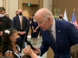 Elizabeth asks the President a question. Submitted Photos