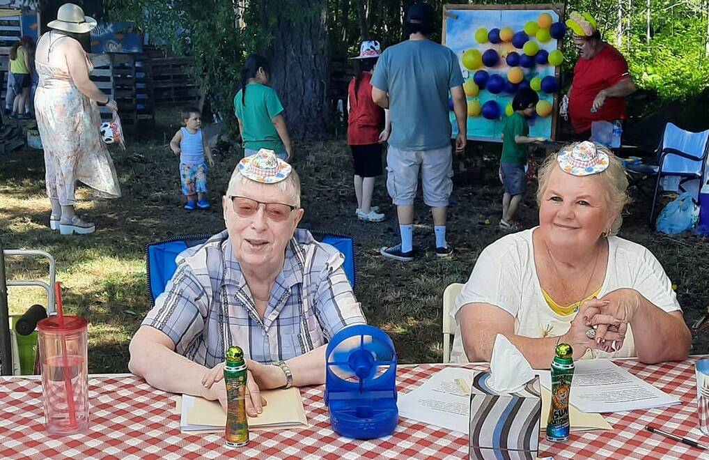 Barbara Graham and Carol OBrien welcomed Hoedowners on Saturday, everyone also got a western hat!