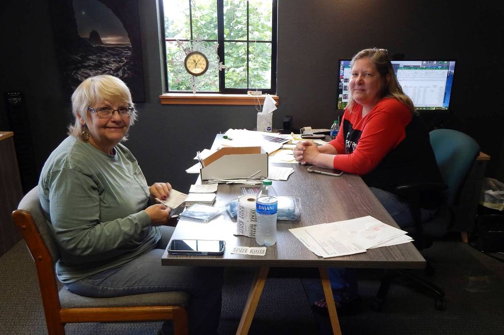 Forks Chamber - Visitor and Information Center - Gay and Lissy