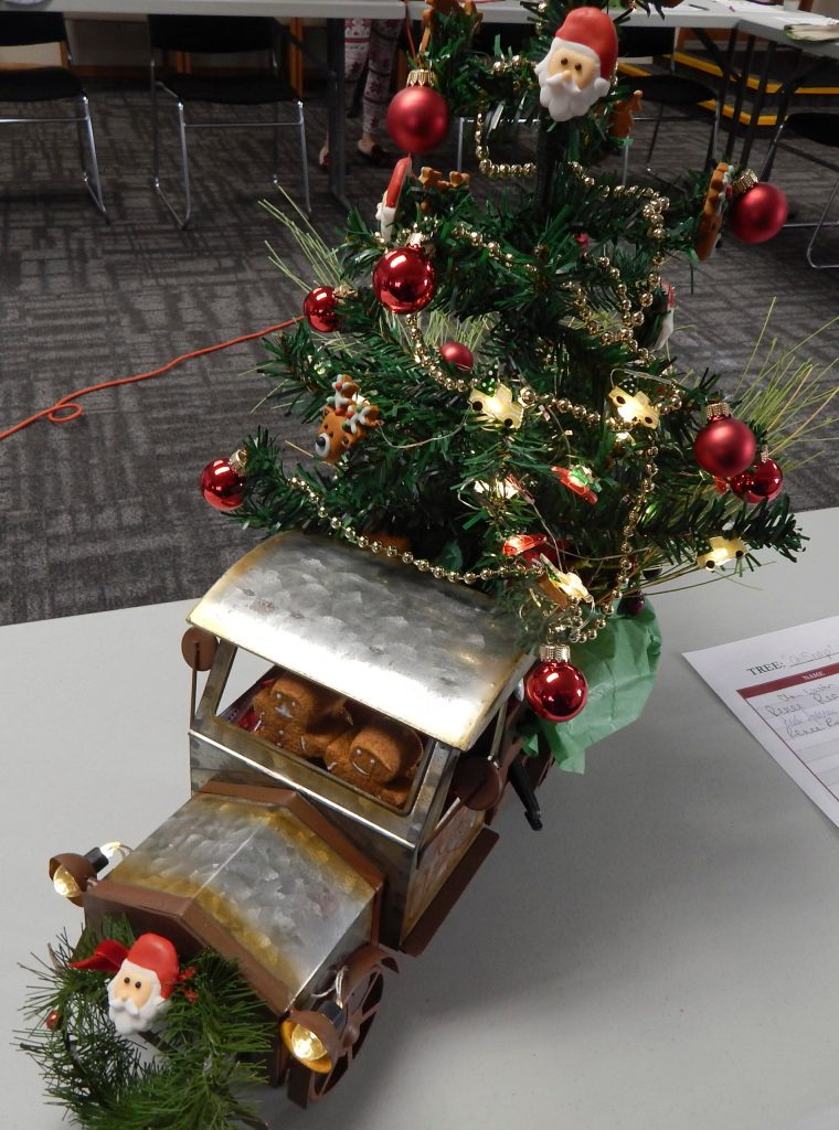 1st place tree - Physical Rehabilitation Services - Oh Snap its Christmas
