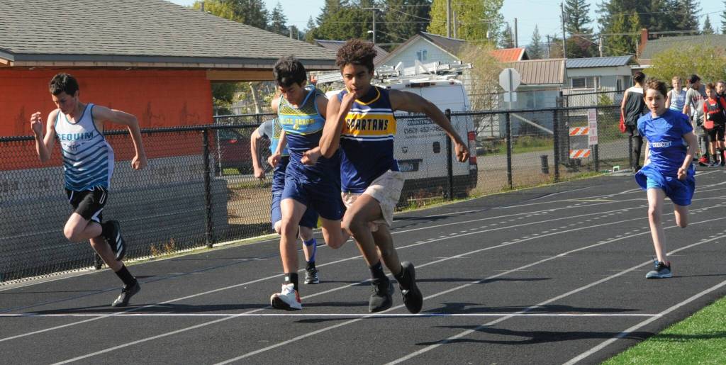 Rivas-Pagan Abraham in the 100 dash.