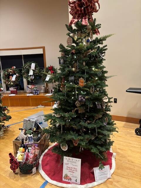 Most Imaginative: Theres No Place Like Forks for the Holidays
Sponsored by Forks Outfitters
Decorated by Sarah Lee and Andrea Pederson