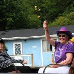 Photos by Lonnie Archibald
The Three Sexy Chicks threw out candy along the parade route.