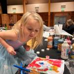 Photo Cindy Mesenbrink
An artist and her art!