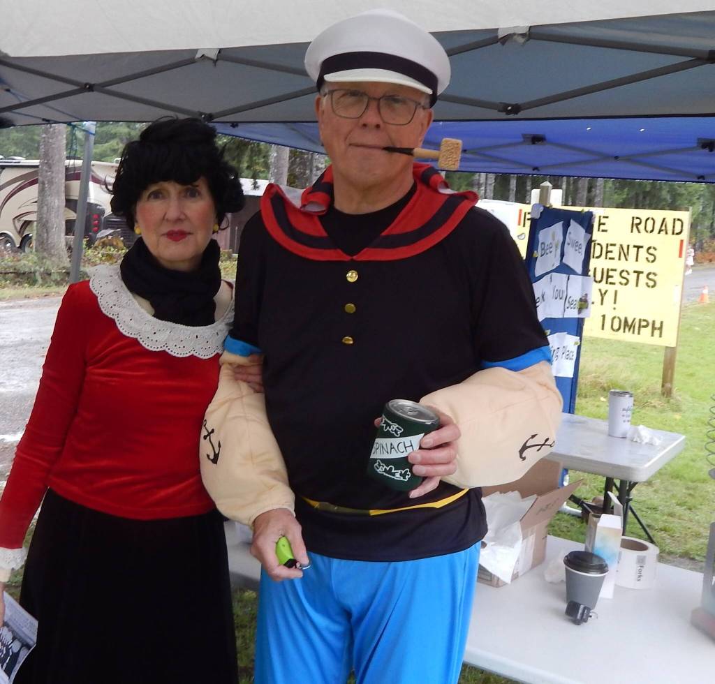 Olive and Popeye were the official greeters ….aka Linda and Stan …Has Stan been working out? or is it the spinach? Linda shared that kids today dont know who Popeye is!