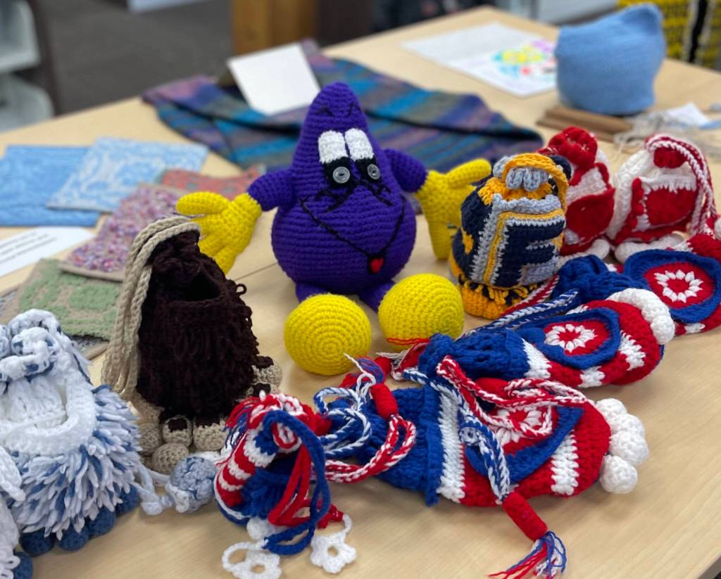 Seen amongst other knit items was a FES Puddle Jumper! Made by Michelle Thompson.